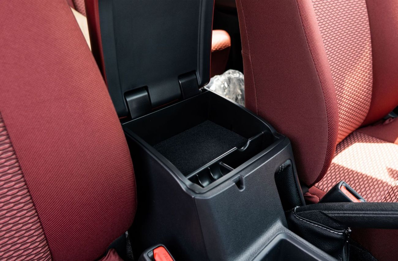 تويوتا هيلوكس 2025 Toyota Hilux DLX 2.7L AT Petrol (White)