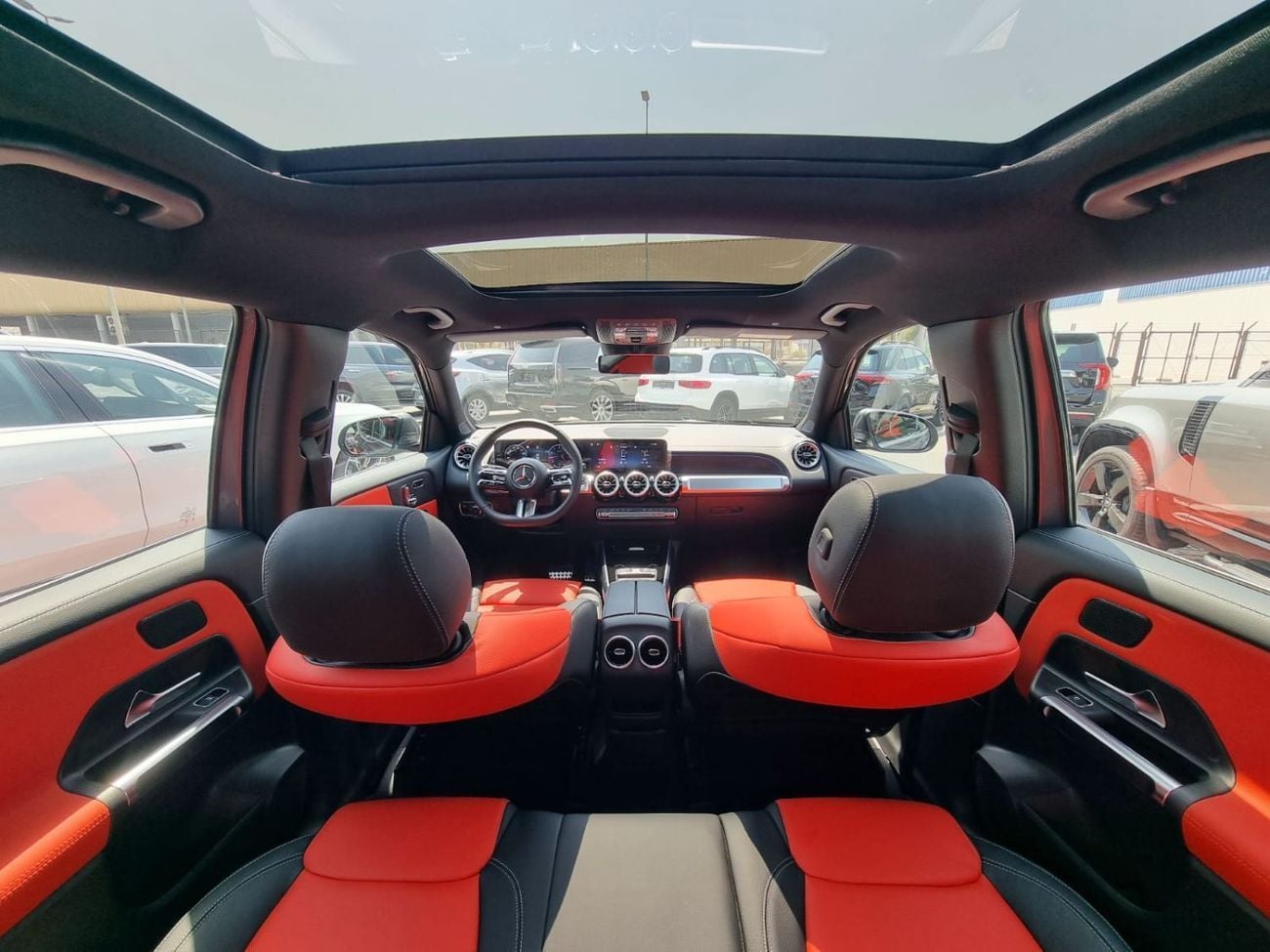 Mercedes Benz GLB200 STD SUV 7 Seater Under Warranty 2025 GCC