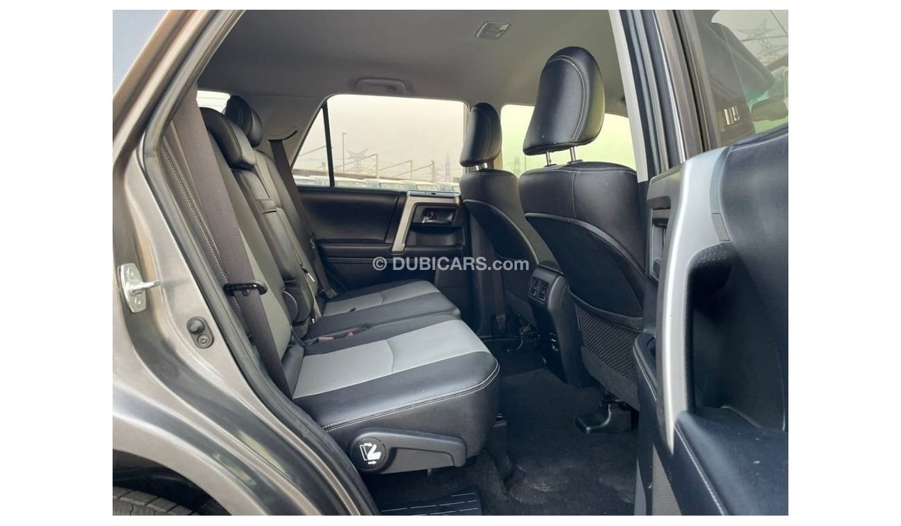 Toyota 4Runner *Offer*2018 Toyota 4Runner SR5 Premium -7 Seater - 4.oL V6 /  - UAE PASS