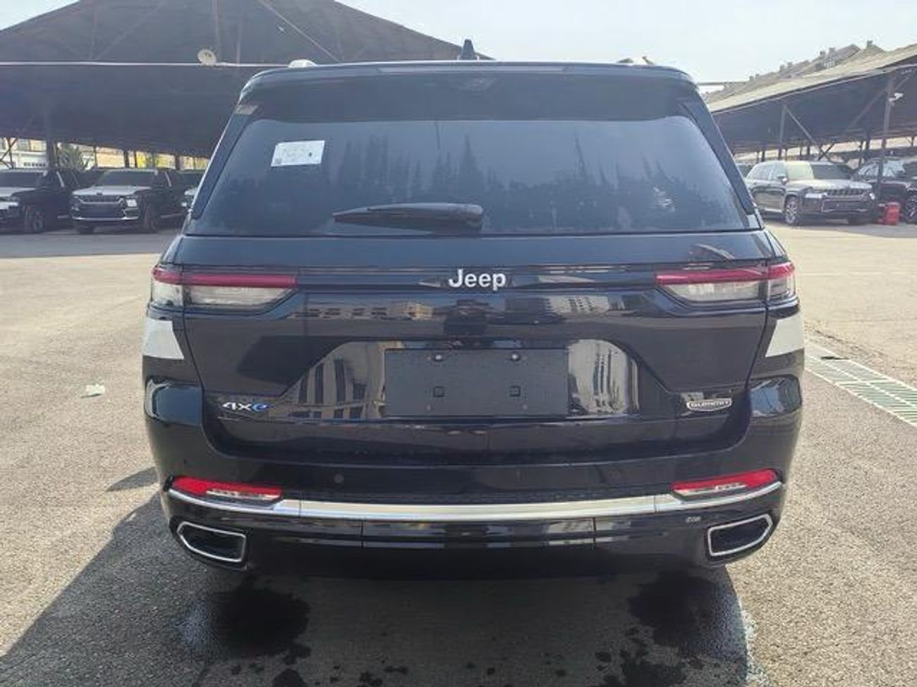 Jeep Cherokee 5 SEATER LIMITED PLUG IN HYBRID ( FOR RE EXPORT ONLY )