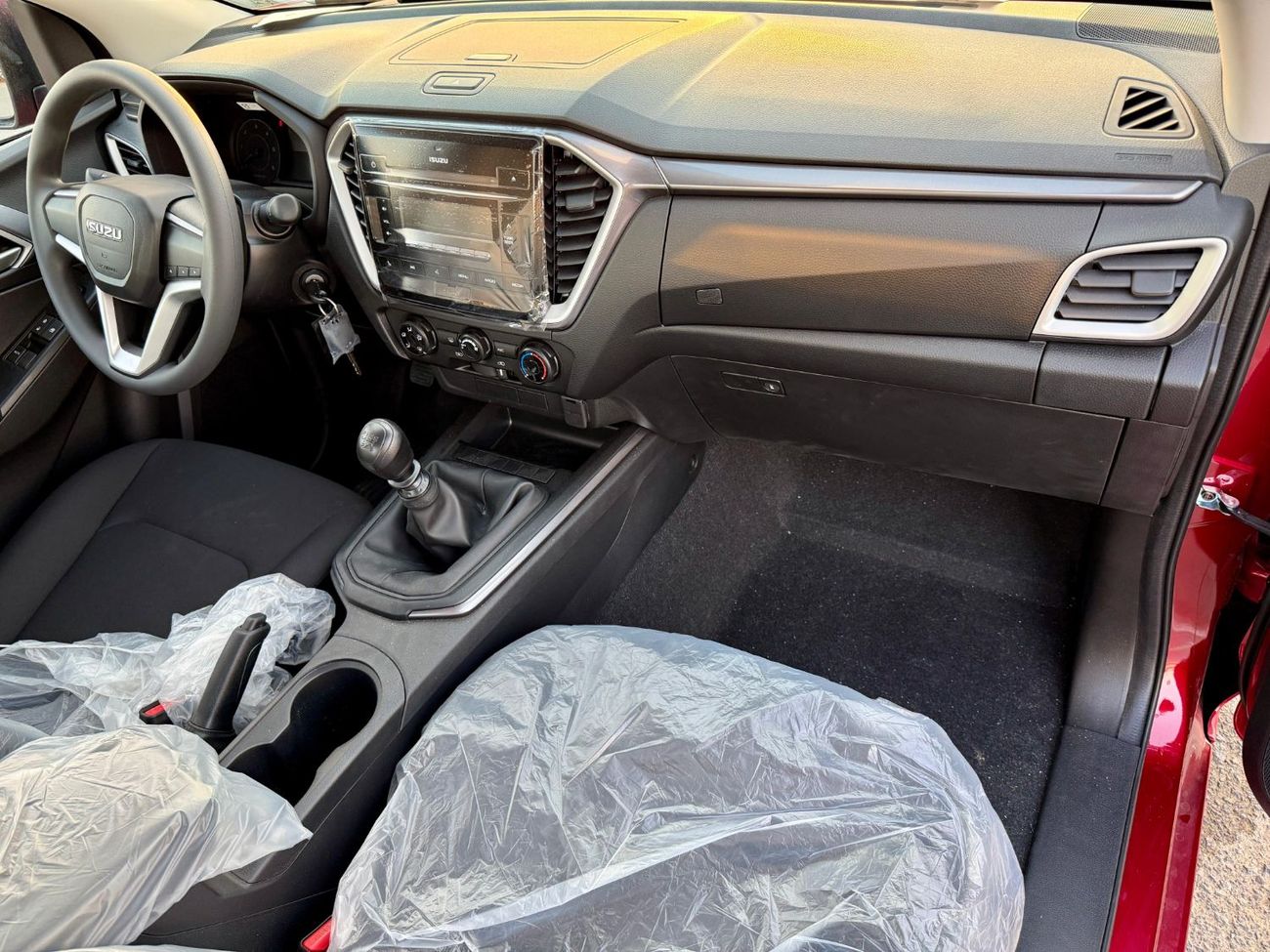 Isuzu DMax ISUZZ -D-MAX - SiNGLE CAB - 4x2 - 1.9L - DiESEL - 2026 - RED