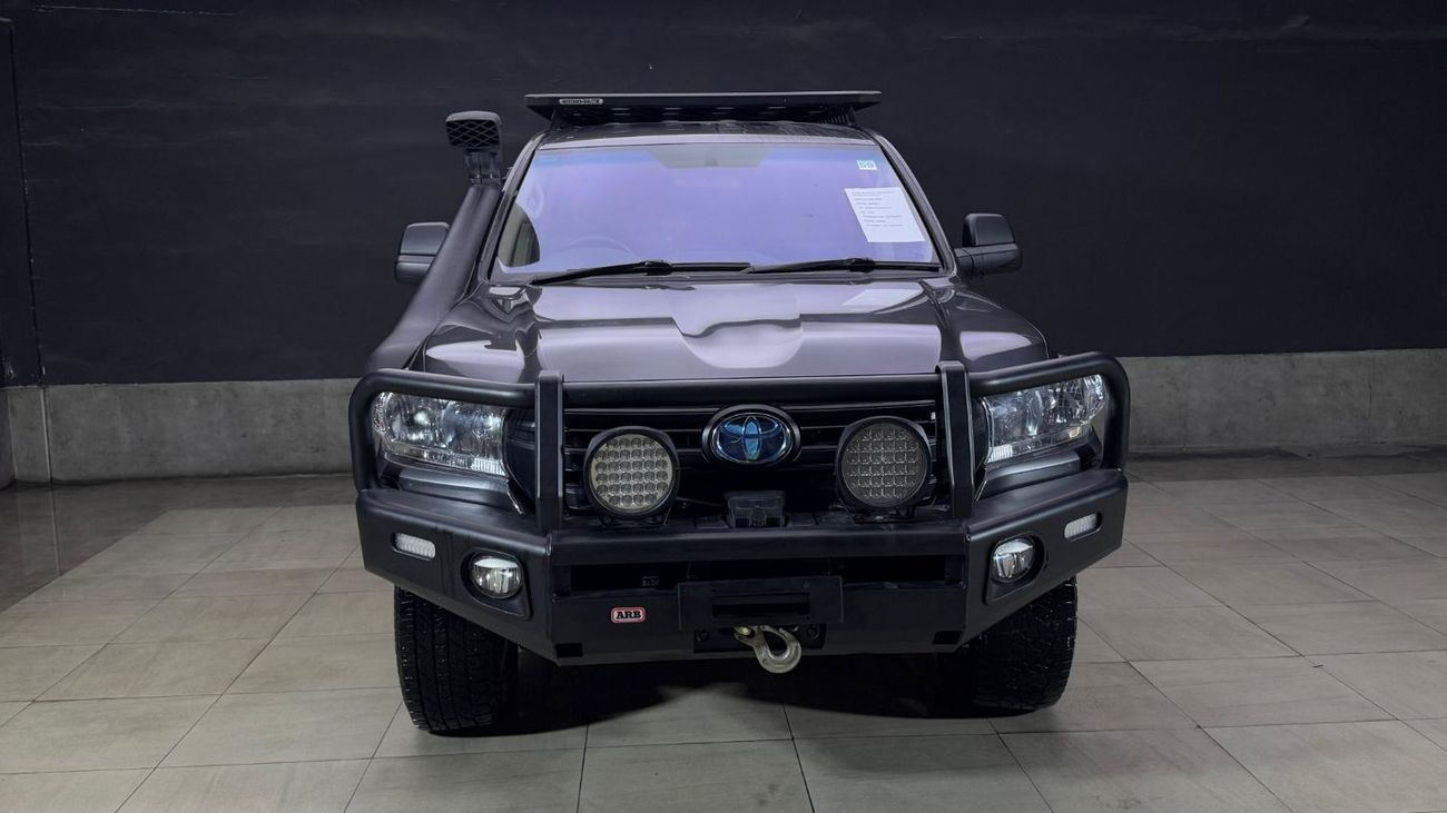 Toyota Land Cruiser 4,5 Liter Diesel Right Hand Drive Automatic Drive Grey Color