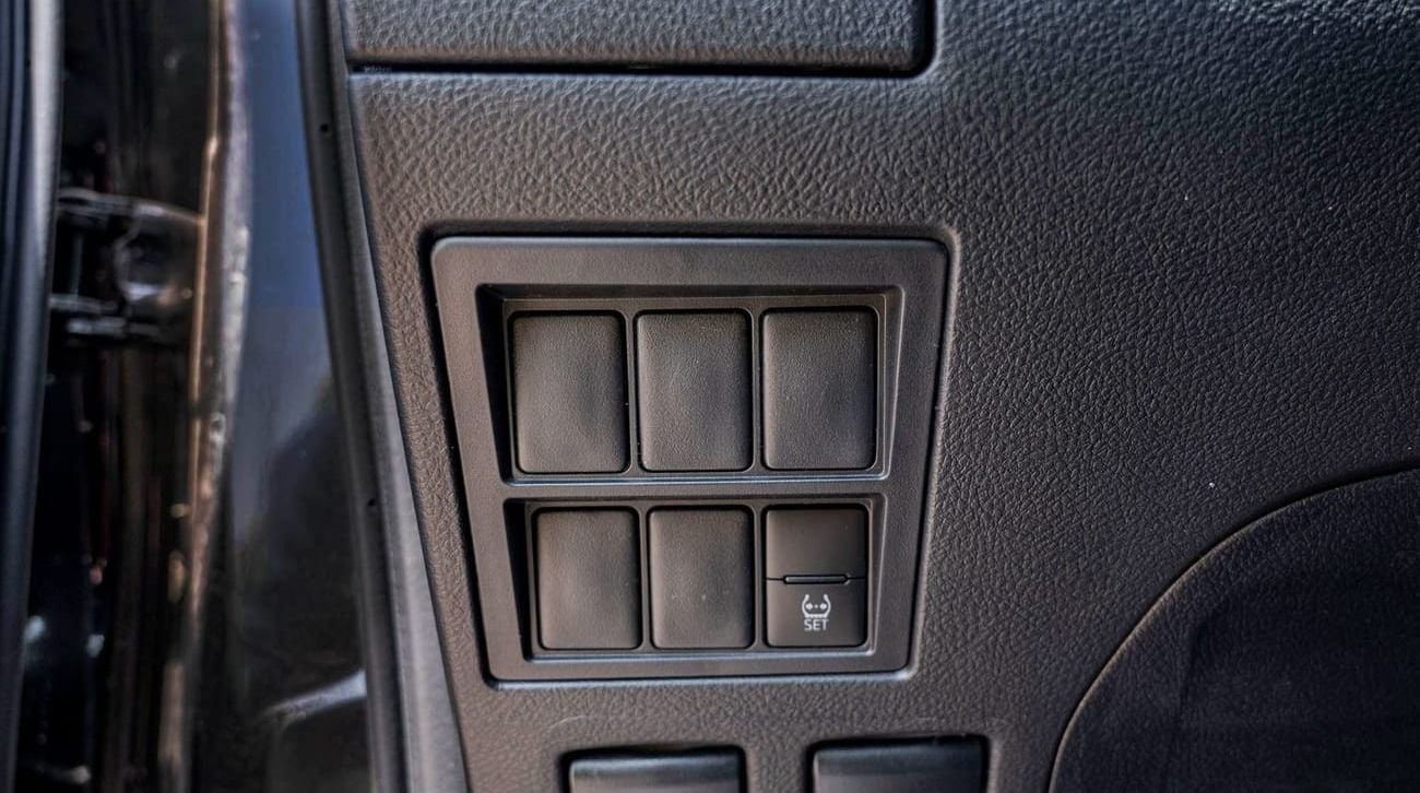 تويوتا هيلوكس Toyota Hilux 2.4L diesel AT full option 2024