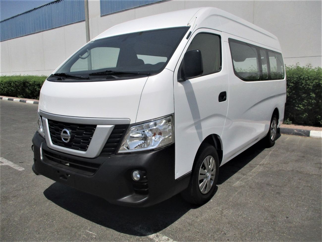 Nissan Urvan HIGH ROOF ,GULF SPACE ,MANUAL GEAR