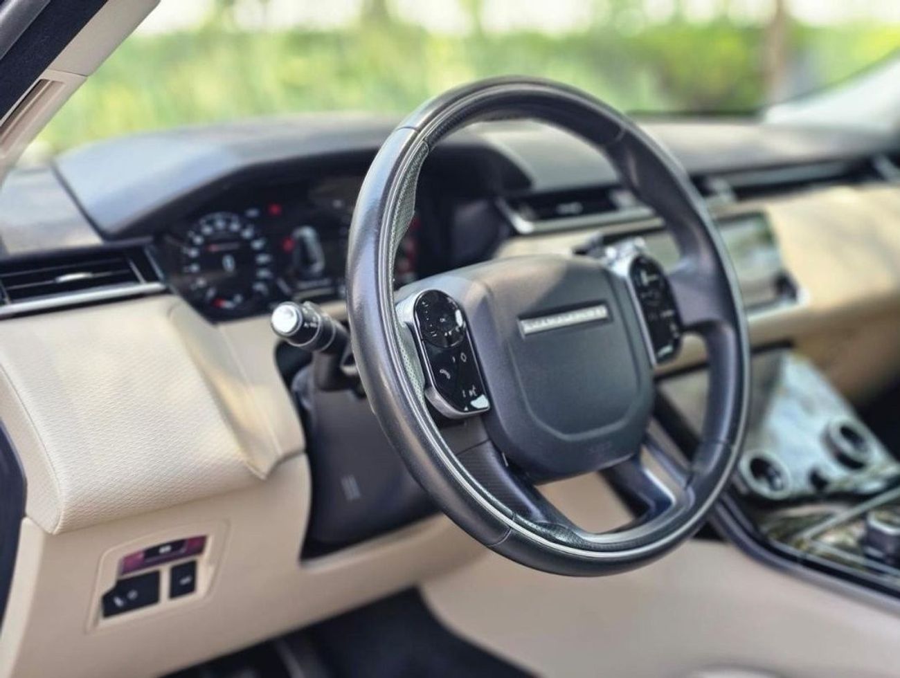 Land Rover Range Rover Velar P250 R-Dynamic S GCC SPEC UNDER WARRANTY