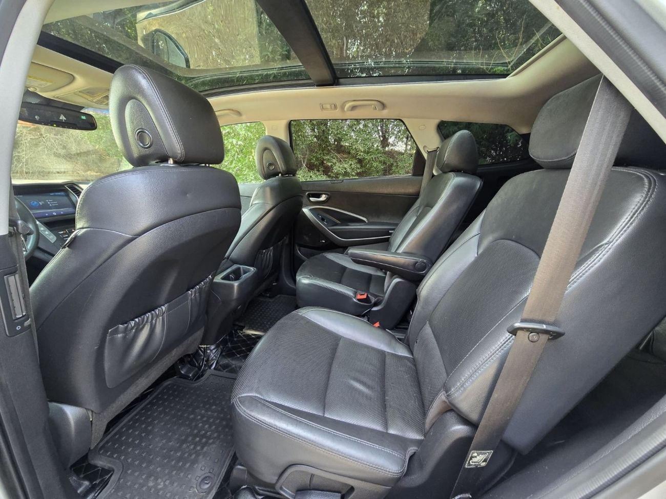 Hyundai Santa Fe GLS Top 3.3L SANTA FE GRAND 3.3L V6  2017 FULL OPITION  //PERFECT CONDITION