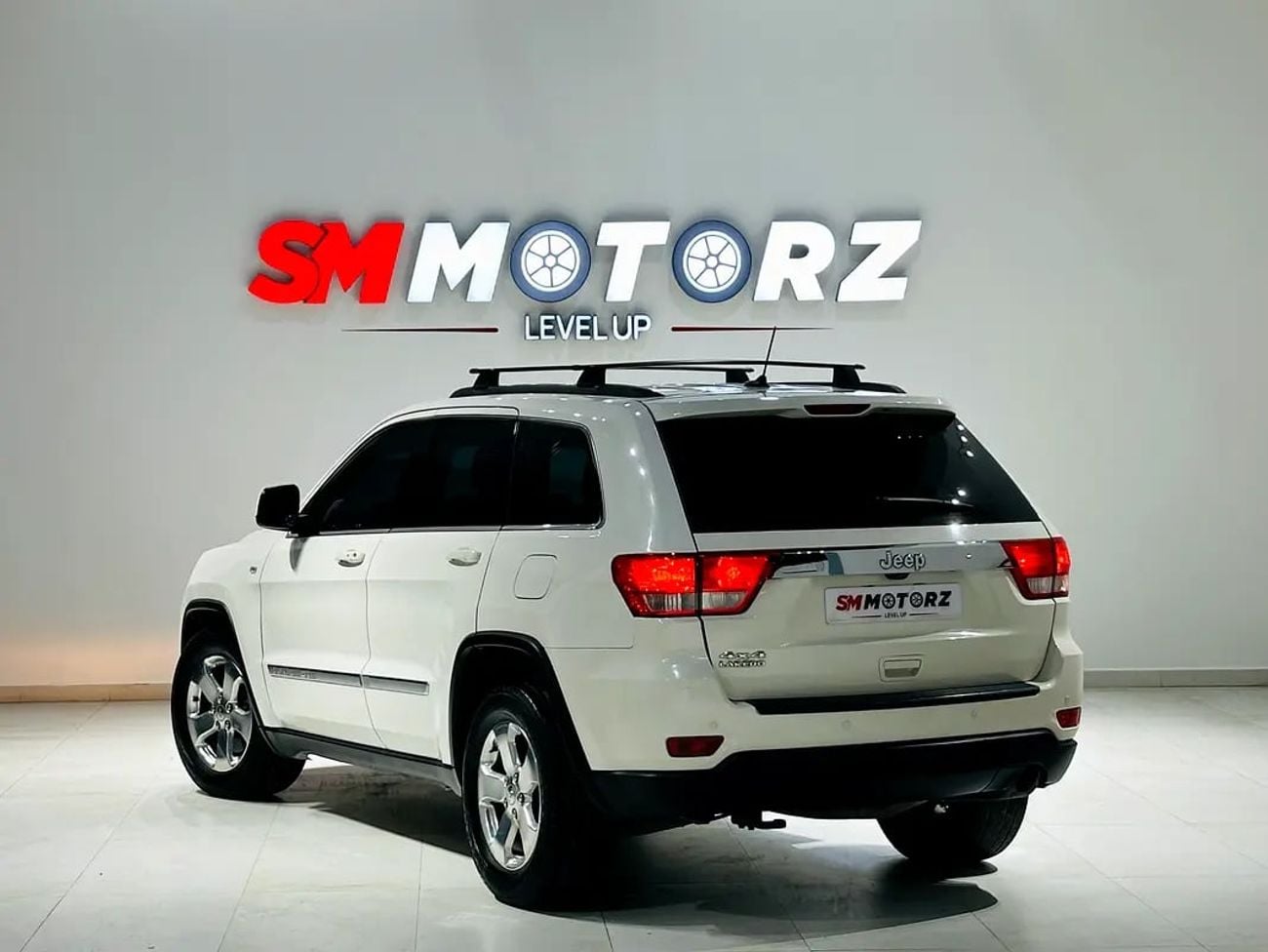 جيب جراند شيروكي Laredo 3.6L