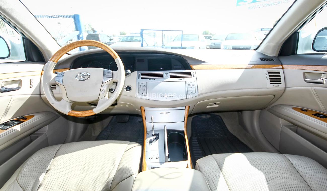 Used Toyota Avalon Limited 2005 for sale in Dubai 14337