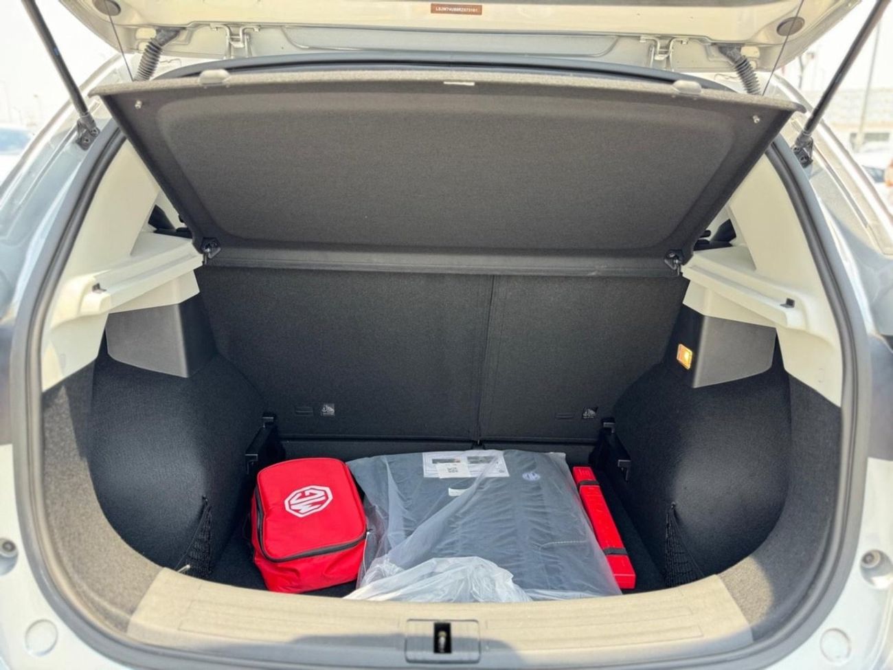 MG ZS MG ZS 1.5L (LUXURY) - 2025 MODEL SILVER COLOR