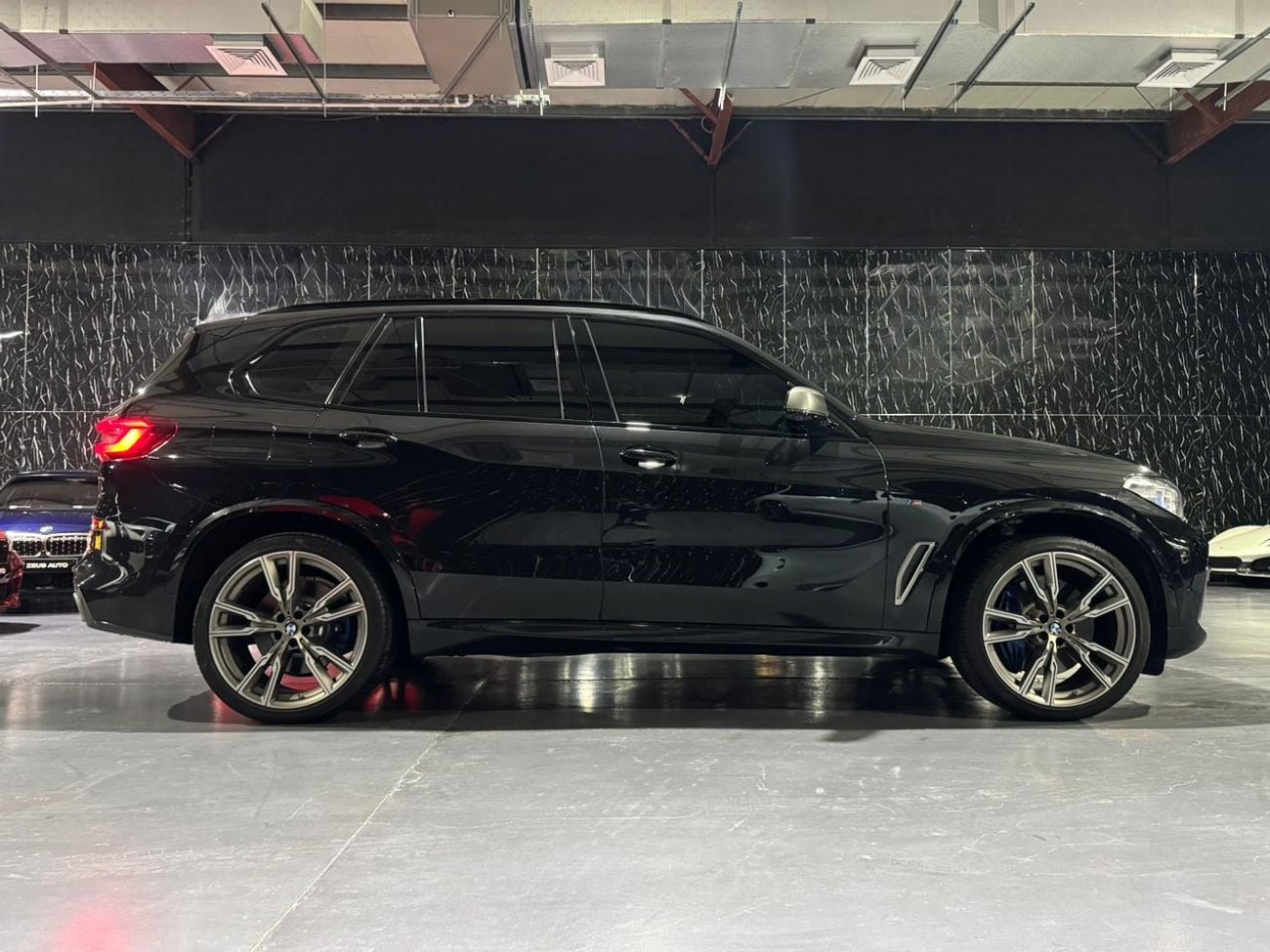 BMW X5 M50i 4.4L