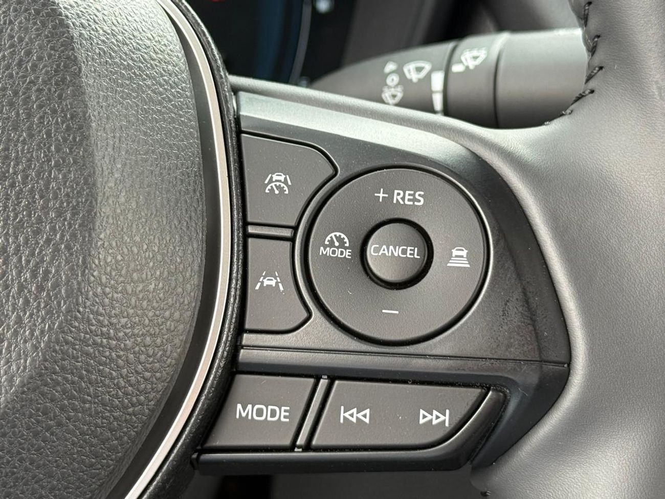 تويوتا كورولا اعلي فئة 1.8 هايبرد