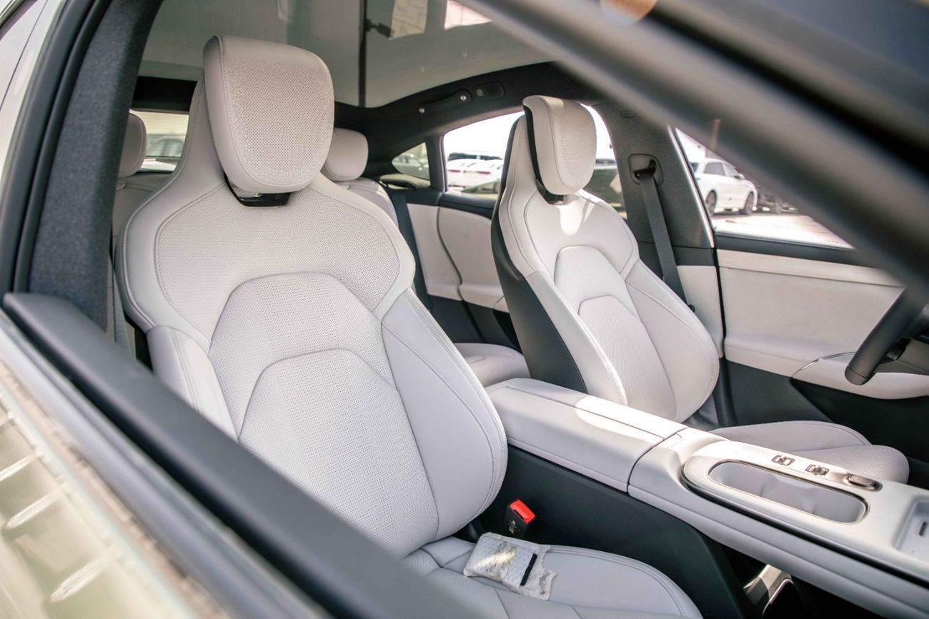 Xiaomi SU7 2024 XIAOMI SU7 PRO - Green inside Grey