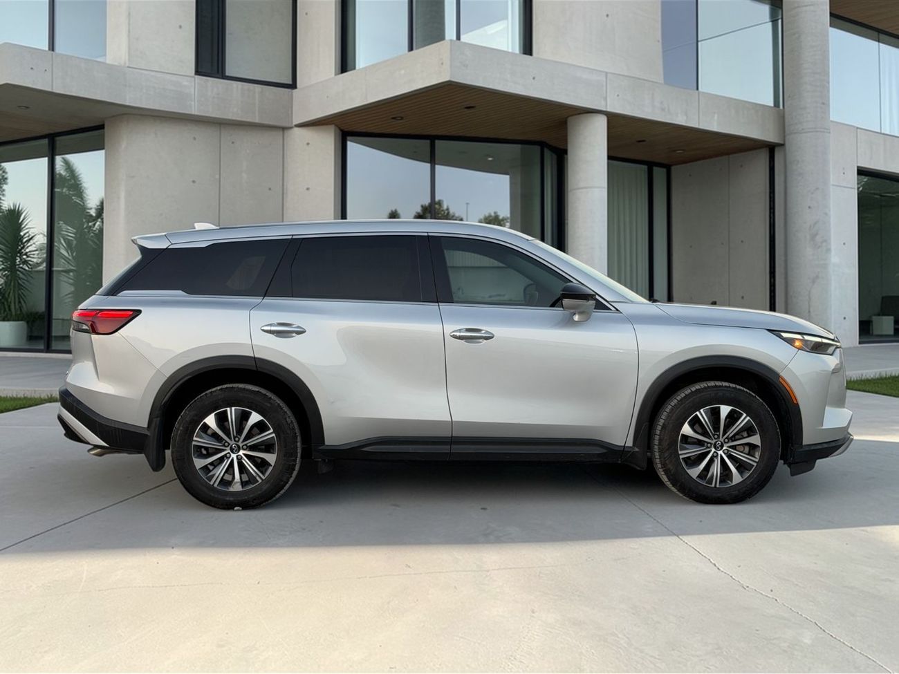 Infiniti QX60 INFINITI QX60 PURE | 3.5L V6 – 295 BHP | 2023 | AMERICAN SPECS | AED 99,500