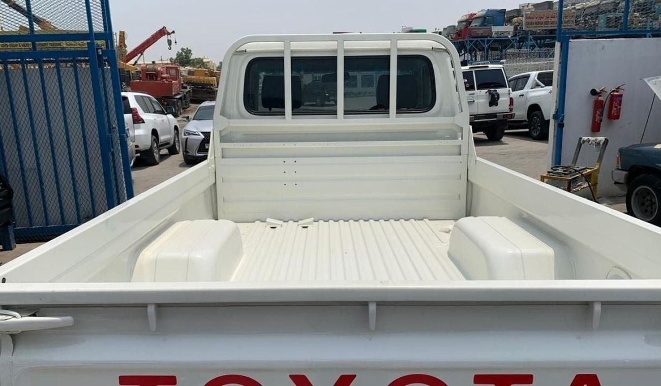 Toyota Land Cruiser Pick Up