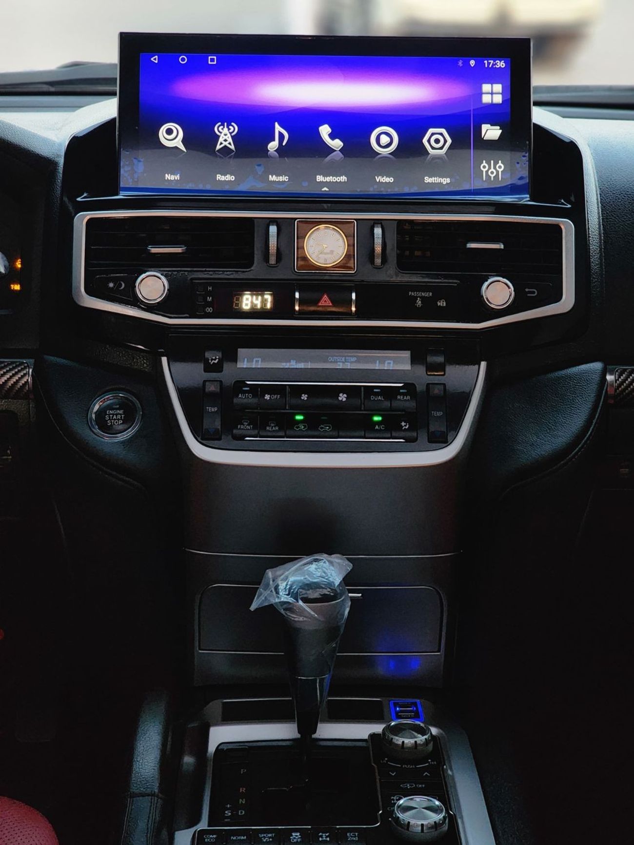 تويوتا لاند كروزر GX.R V8 upgrade 2022