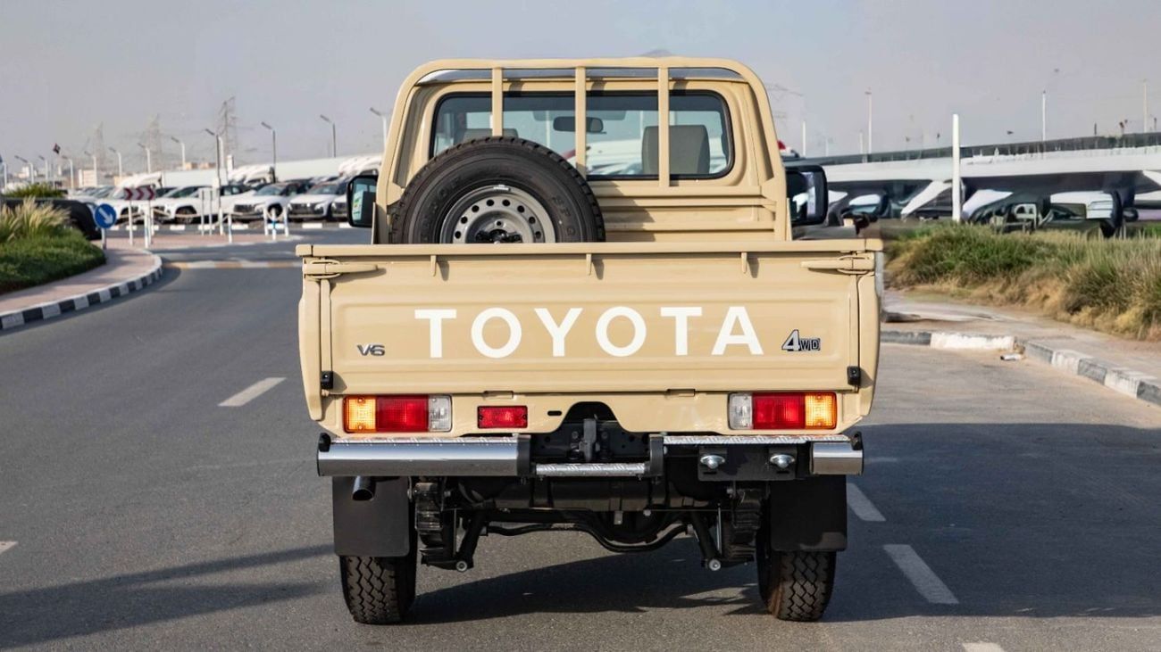 تويوتا لاند كروزر بيك أب 70 