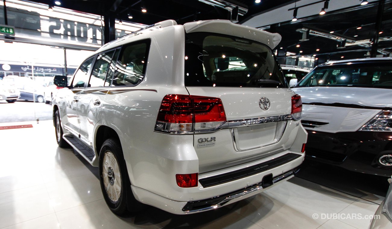 Toyota Land Cruiser GXR White Edition