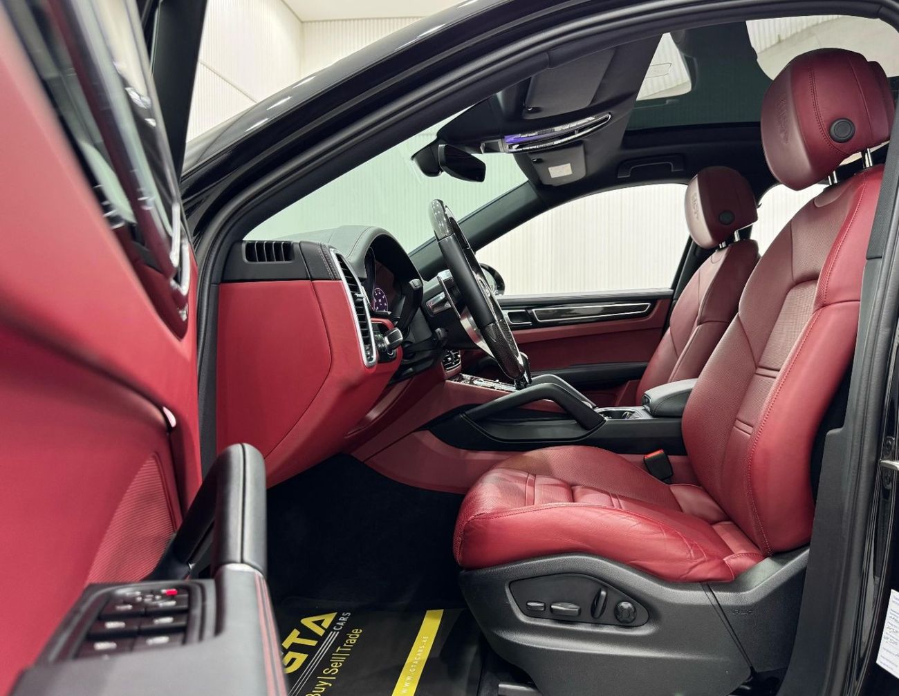 بورش كايان Base Coupe 2023 Porsche Cayenne Coupe, Nov 2025 Porsche Warranty, Full Options, Low Kms, GCC