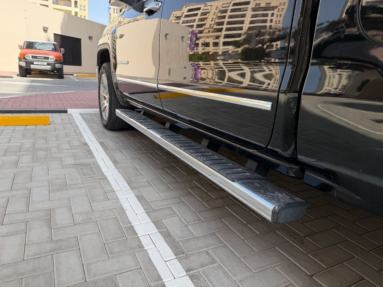 GMC Sierra 1500 SLT 5.3L Double Cab Utility 2015 GMC Sierra 1500 SLT 5.3 V8 | 1 Owner | Full Option | Passing T