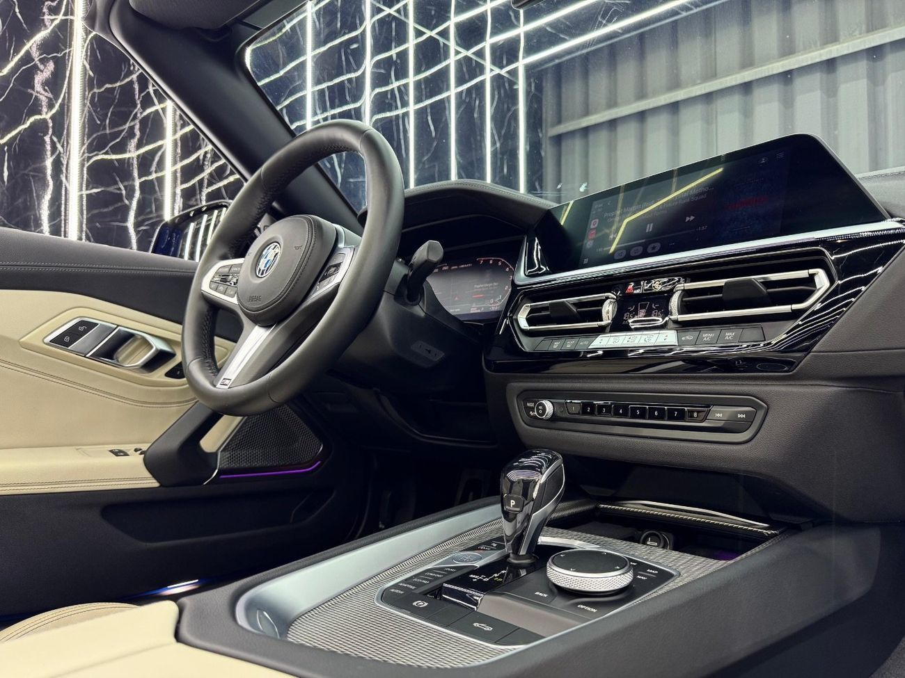 BMW Z4 M40i 3.0L 2019 BMW Z4 M40i Roadster, Warranty, 335 HP, Excellent Condition, GCC