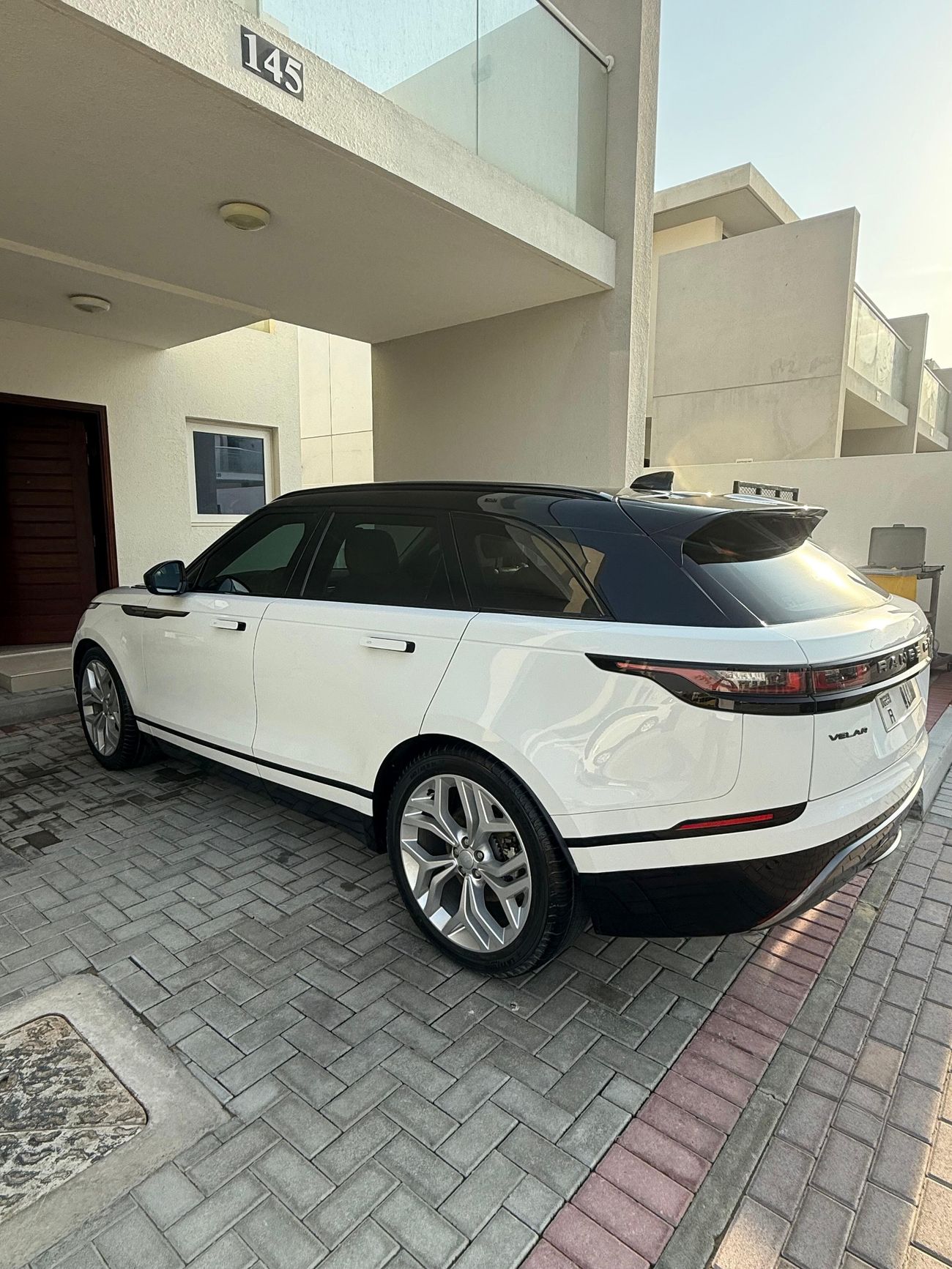 لاند روفر رينج روفر فيلار SE P250 - GCC