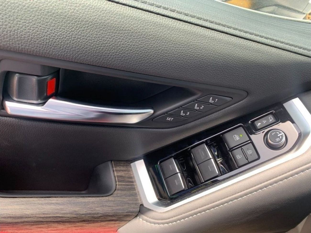 تويوتا لاند كروزر VXR 3.3L V6 DIESEL AT