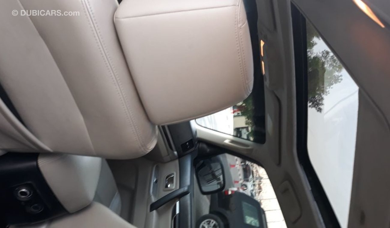 Mitsubishi Pajero 2011 Gulf specs Full options clean car