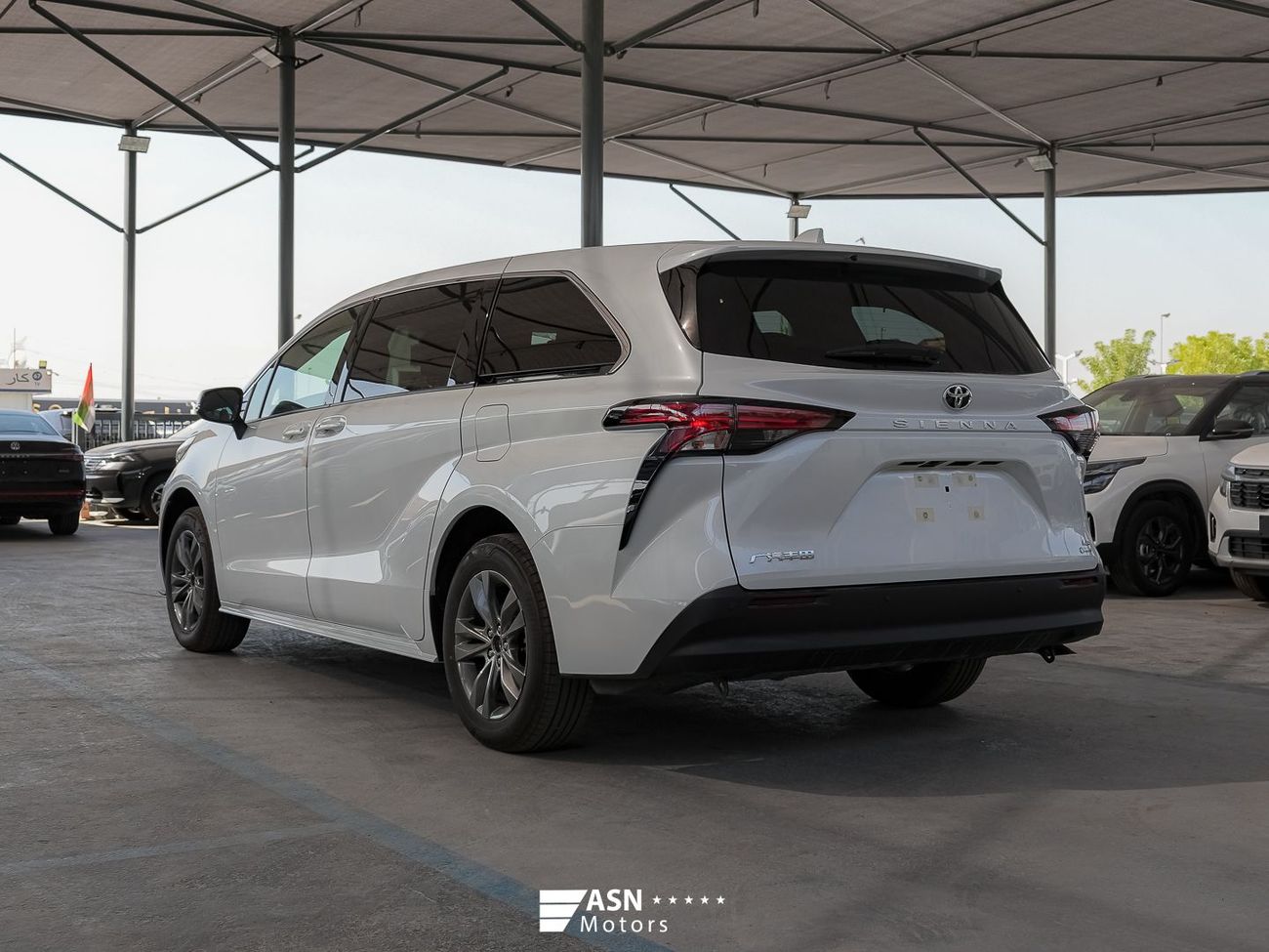 Toyota Sienna 2.5L Dual-Engine 2WD Comfort Edition 2025 (Export Price)