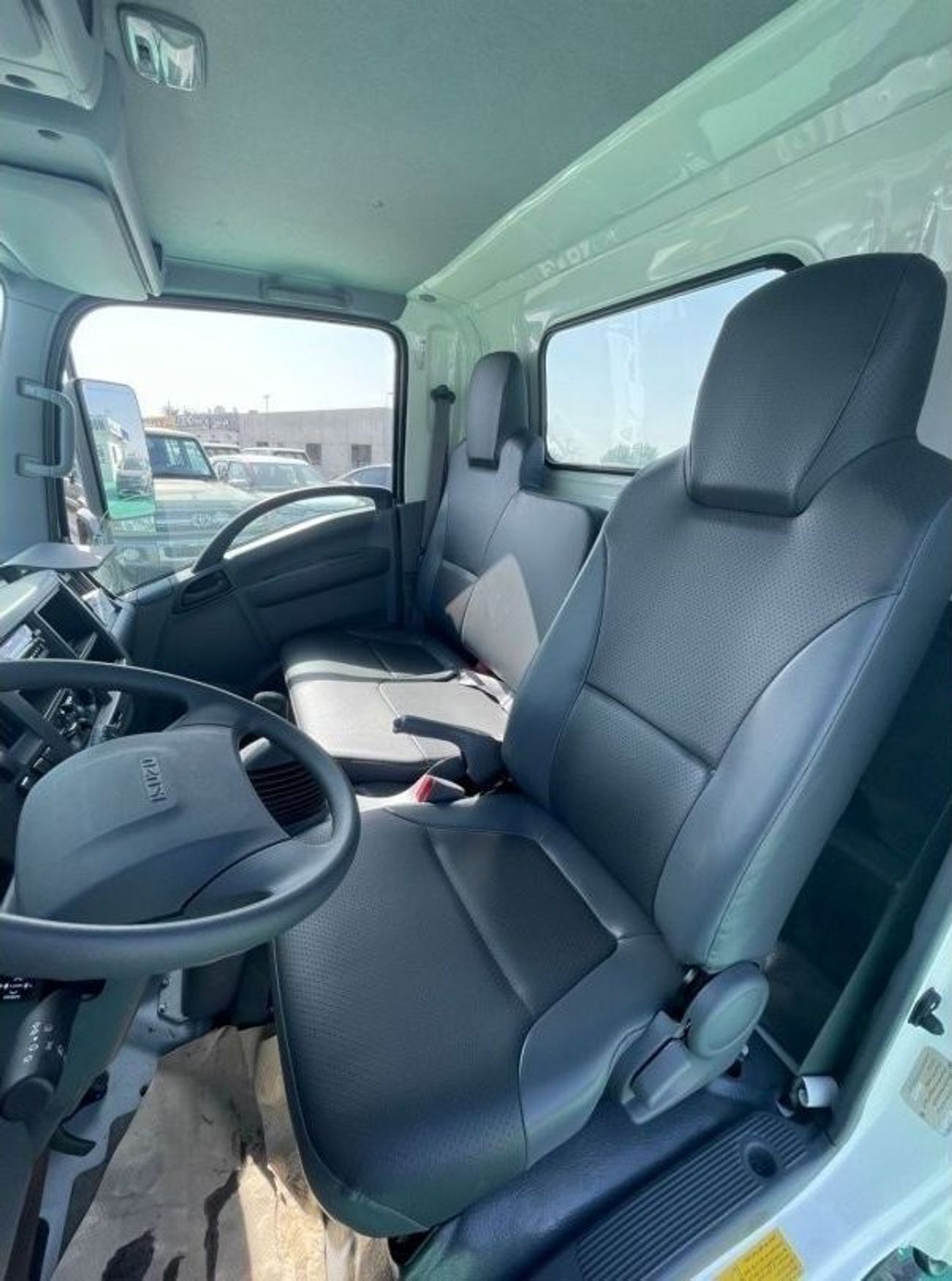 Isuzu NPR Isuzu NMR // 3 ton / model 2025