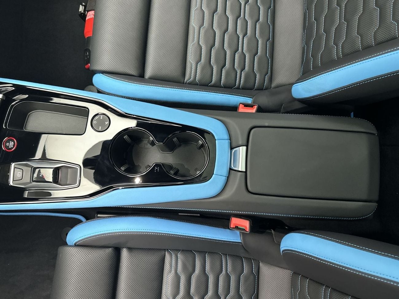 أودي إي ترون جي تي quattro 530hp Exclusive Edition (Ref# 007401)