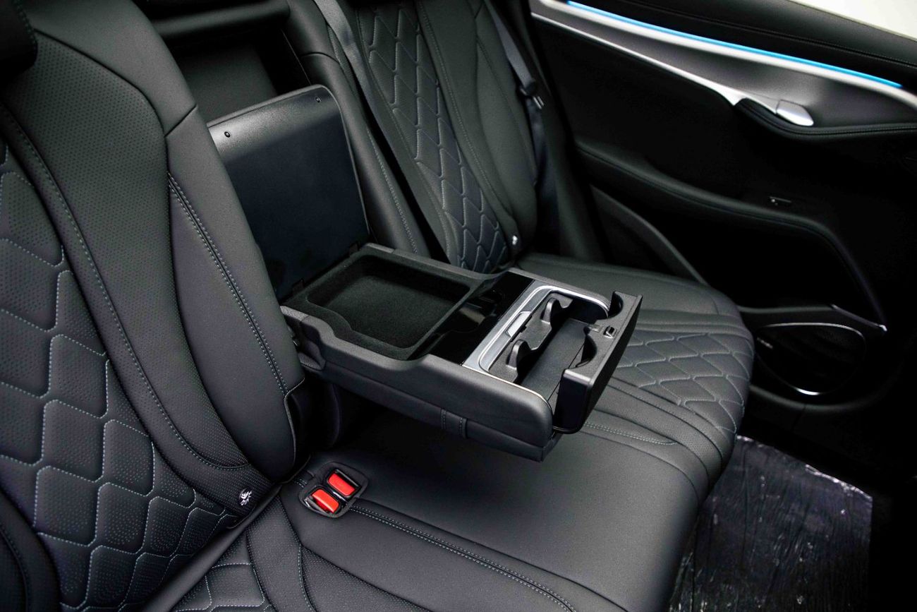 BYD Sealion 7 RWD Intelligent Driving - White Inside Black | Export Only