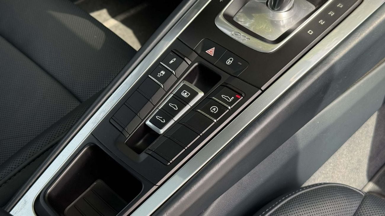 Porsche 911 CARRERA