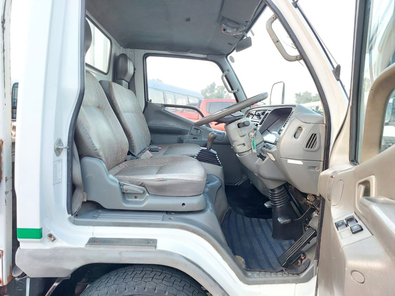 Mitsubishi Fuso Canter MITSUBISHI CANTER TRUCK RHD 1997 MODEL 4.2 L DIESEL MANUAL(PM31319)