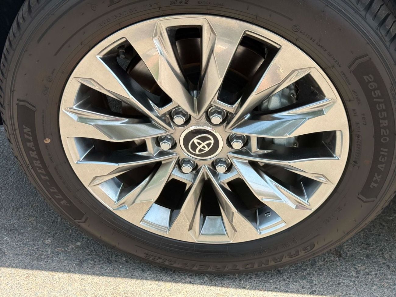 تويوتا لاند كروزر VXR