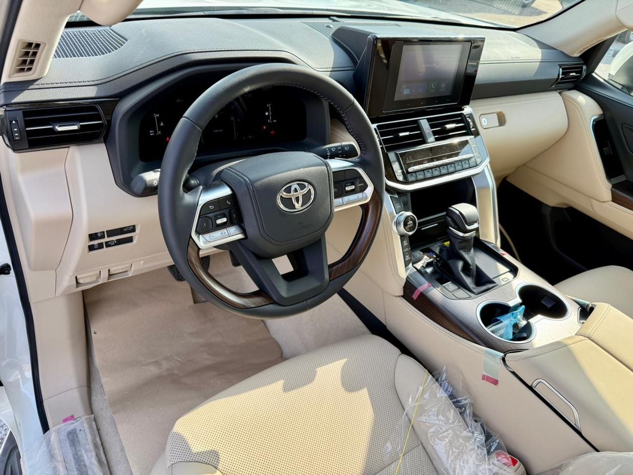 تويوتا لاند كروزر Toyota Land Cruiser GXR 4.0L 2026 White