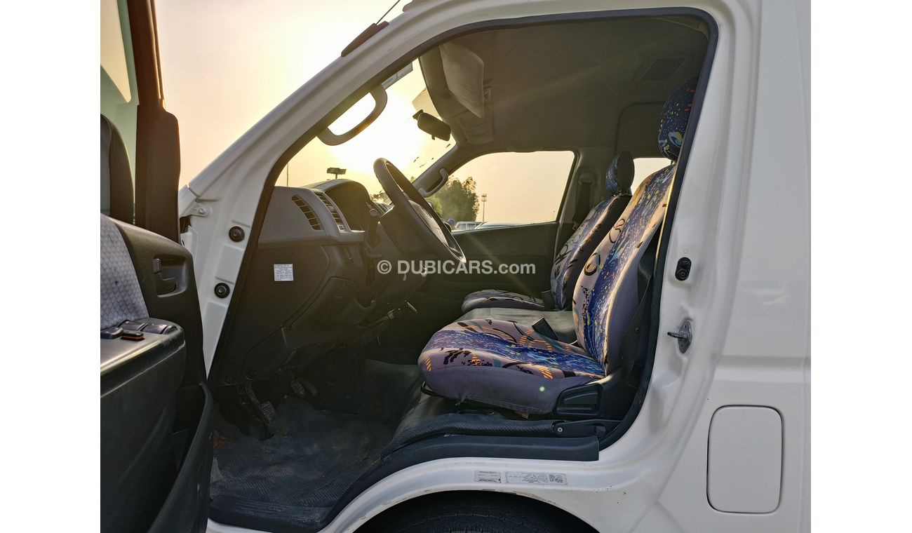 Toyota Hiace 2.7L Petrol / Manual Gear Box / Good Condition (CODE # 48022)