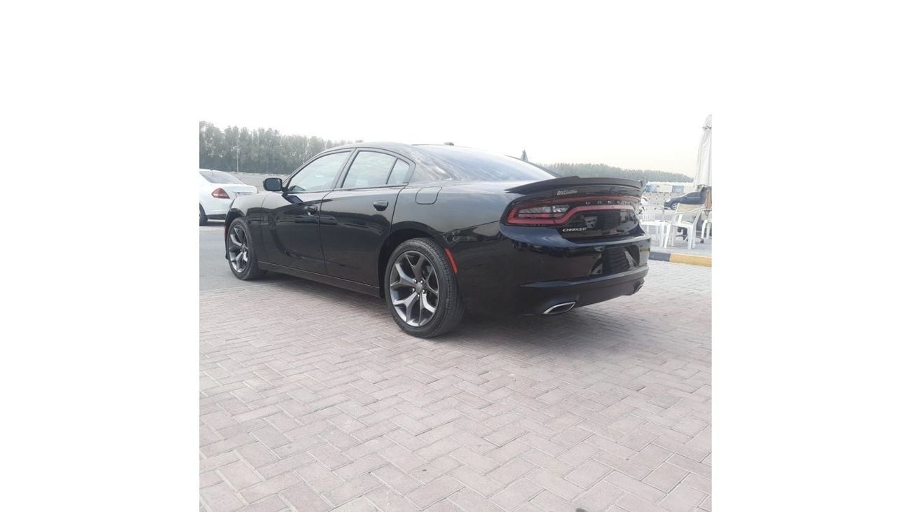 دودج تشارجر 3.6L SXT (متوسط)