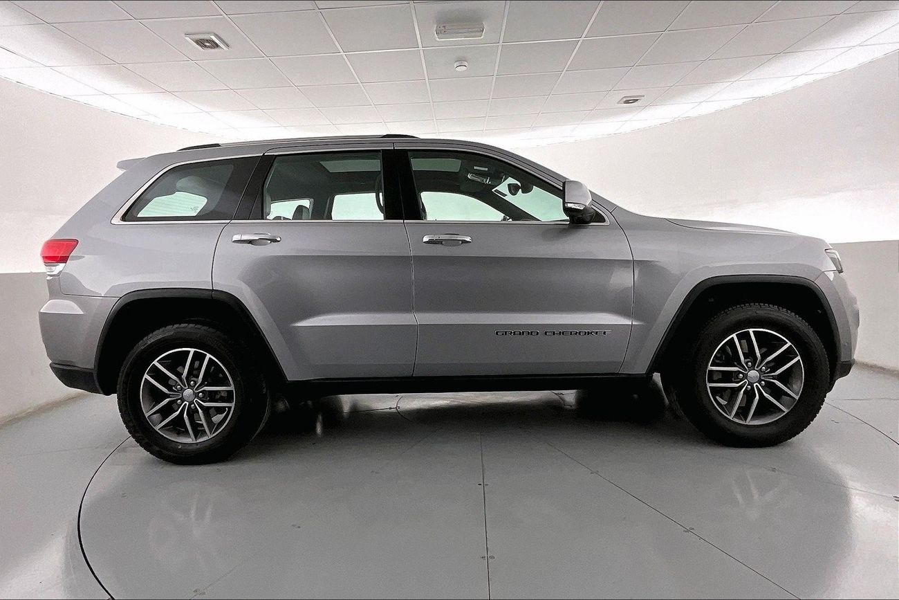 جيب جراند شيروكي Limited | سنة ضمان مجانية | 0 دفعة أولى | سياسة الإعادة بعد 7 أيام