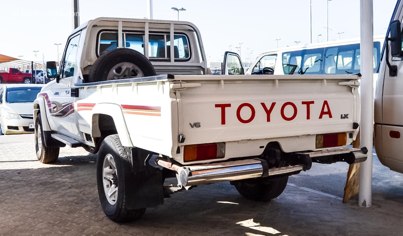 Toyota Land Cruiser Pick Up LX V6