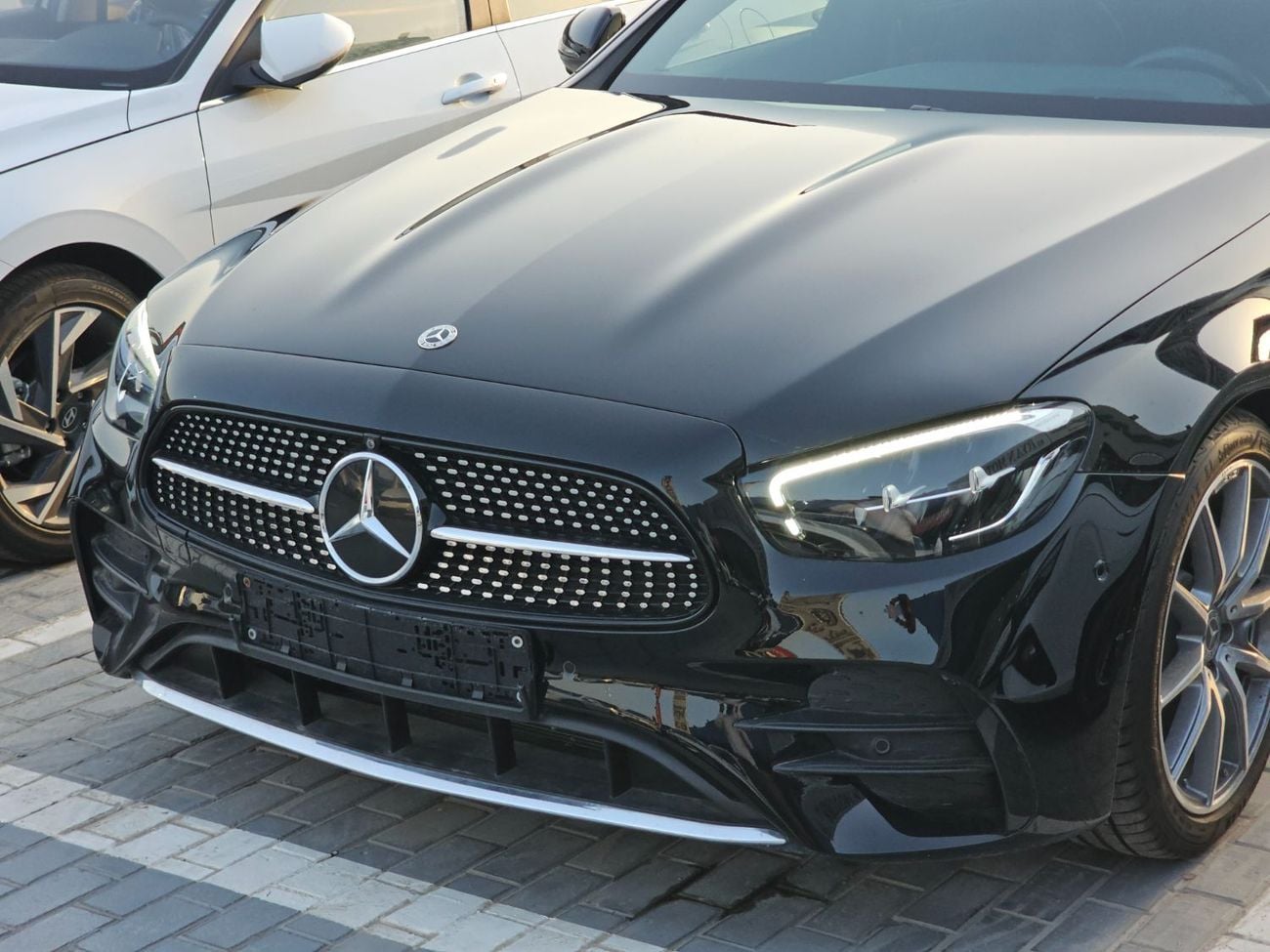 Mercedes Benz E200 PREMIUM Mercedes E200 Black 2.0L Turbo 2023 Model GCC