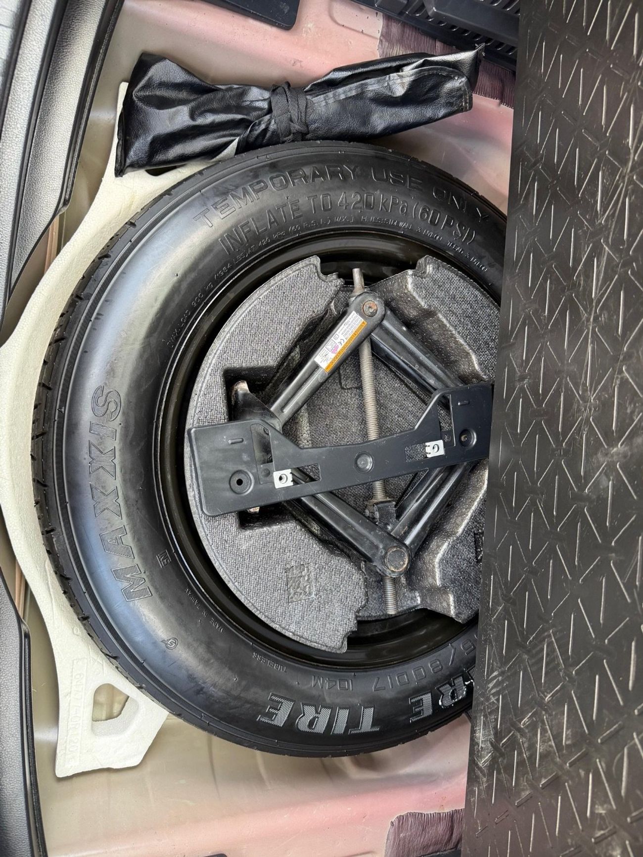 تويوتا راف ٤ 2023 ADVENTURE KIT AWD 2.5 CANADA SPEC