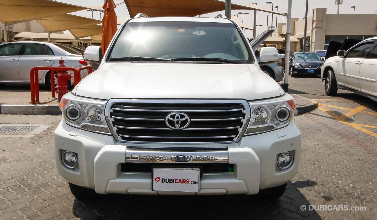 Toyota Land Cruiser GXR V8