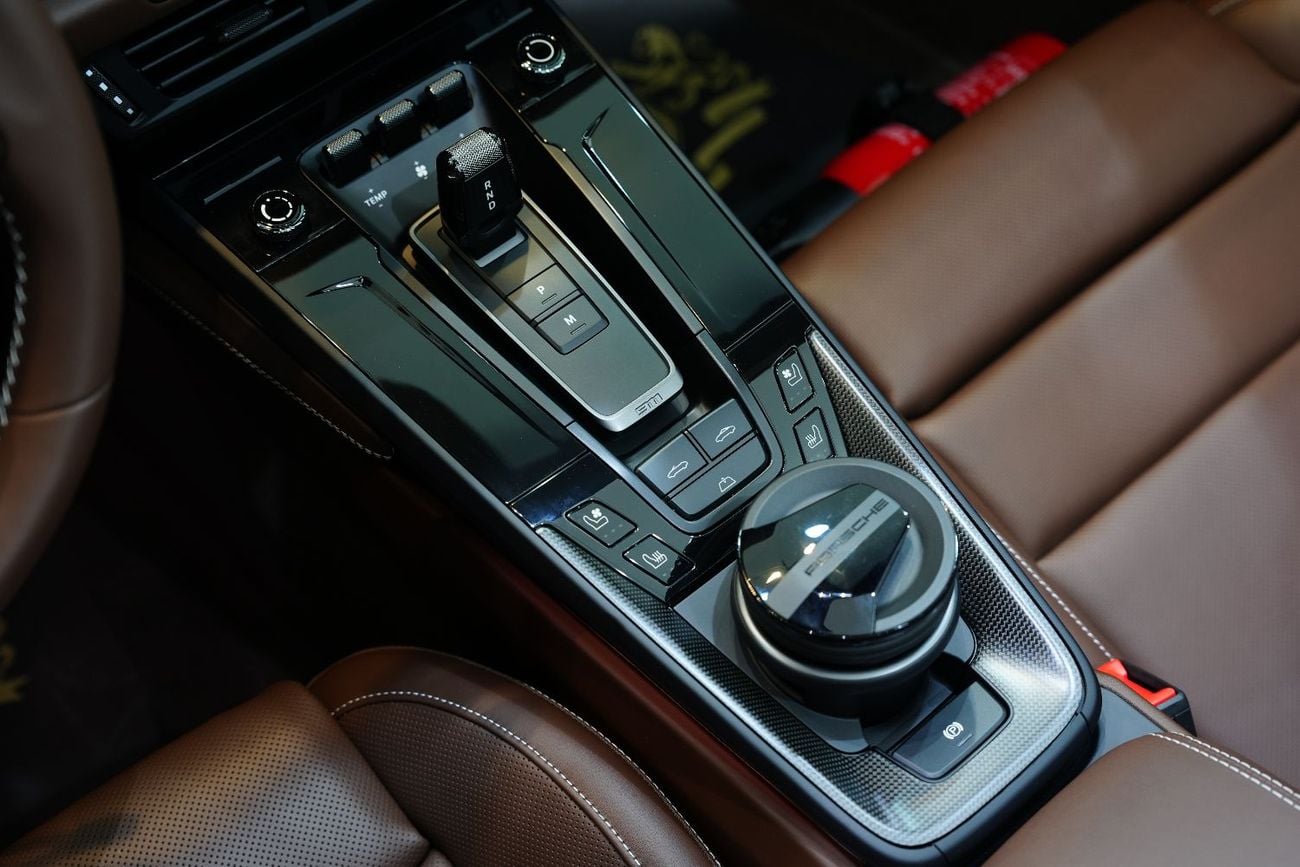 Porsche 911 CARRERA GTS Cabriolet, BRAND NEW, Lift System,Carbon Interior,360° Camera,Dealer Warr!