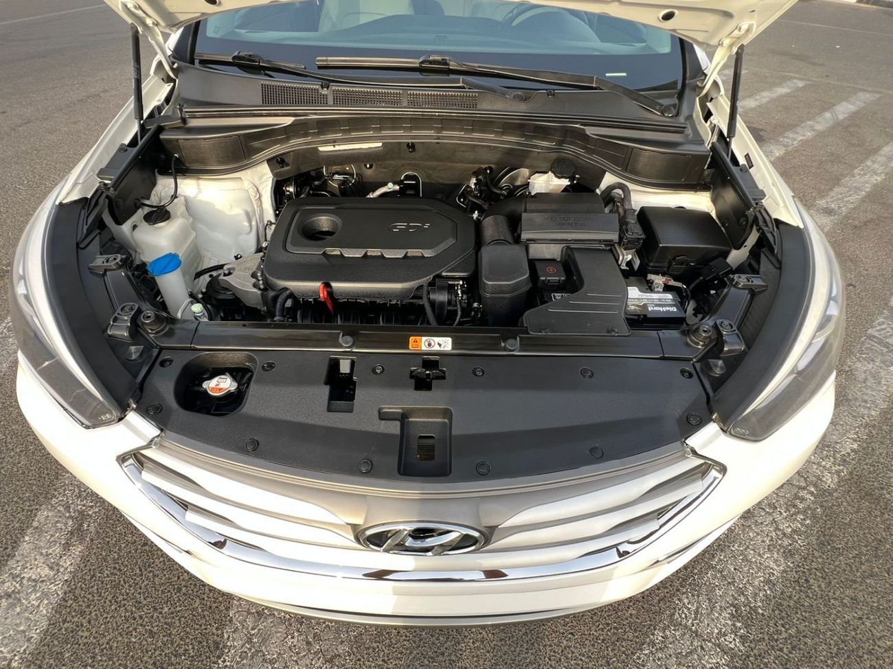 هيونداي سانتا في 2018 Hyundai Santa Fe Sport 2.4L - V4 - REAR CAM - BIG SCREEN - PUSH START - AUTO TRUNK -