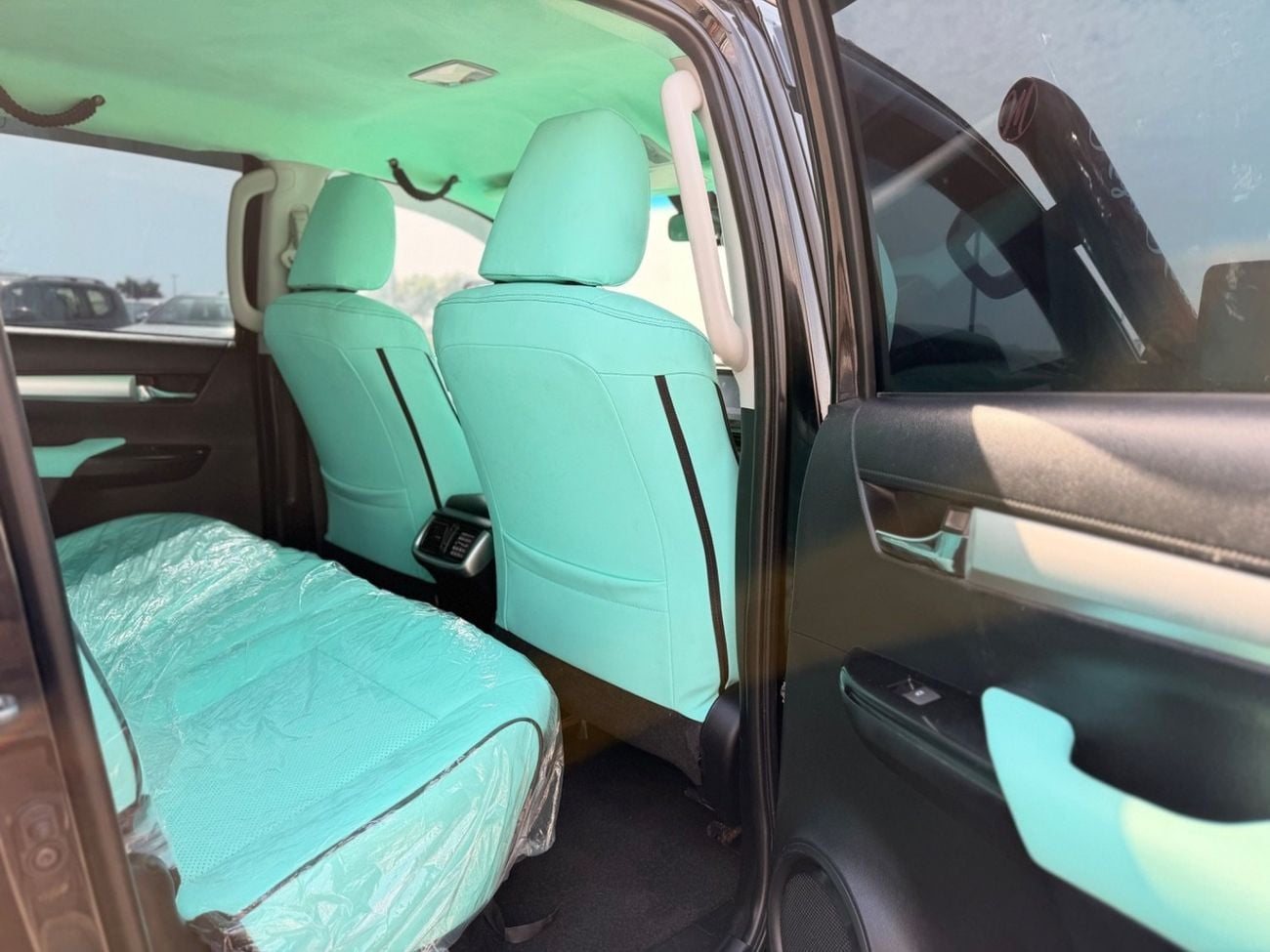 تويوتا هيلوكس GLX 2.7L Double Cab Utility 4WD A/T