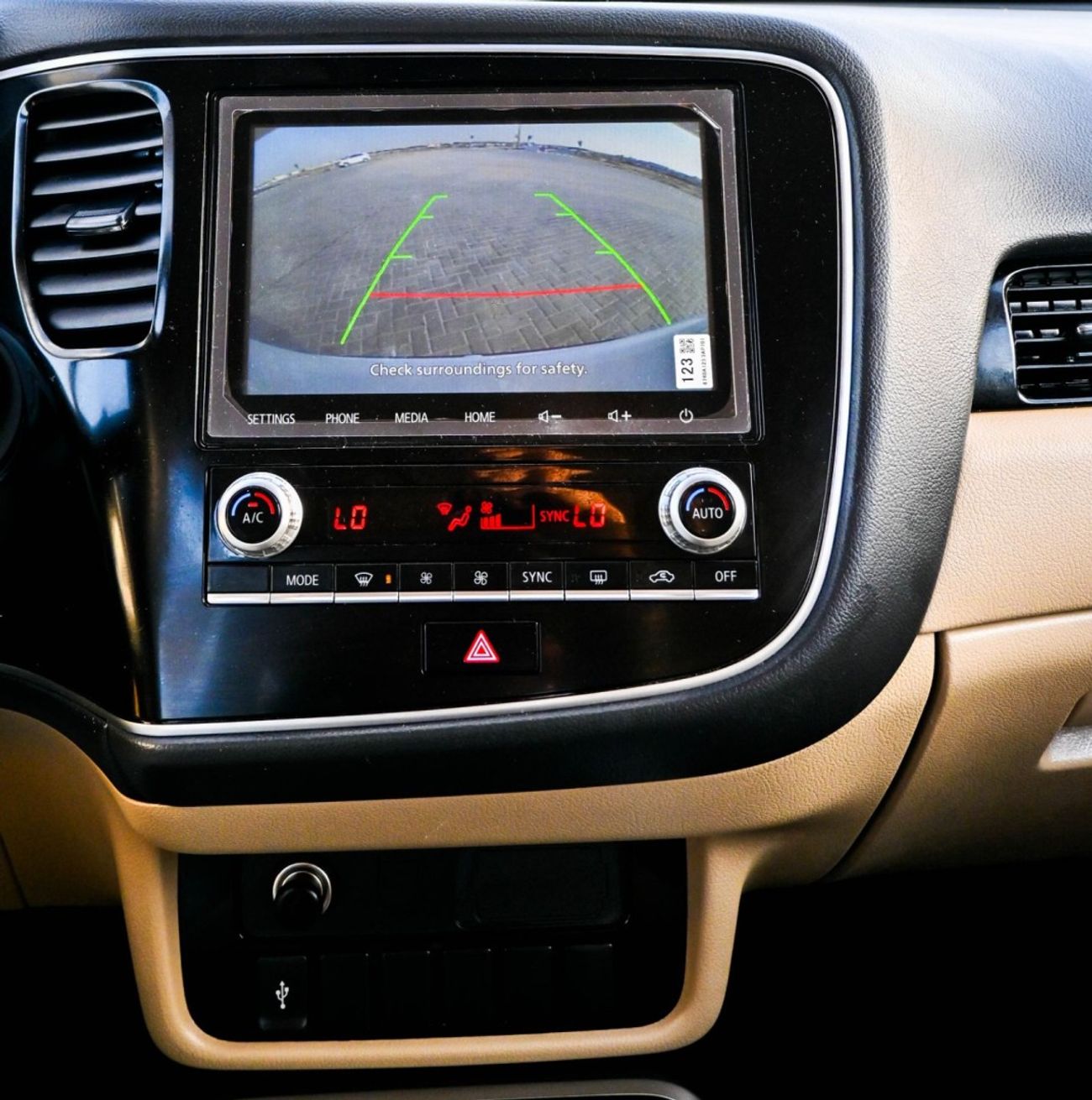 Mitsubishi Outlander MITSUBISHI OUTLANDER 2021 GCC 4X4 IN EXCELLENT CONDITION