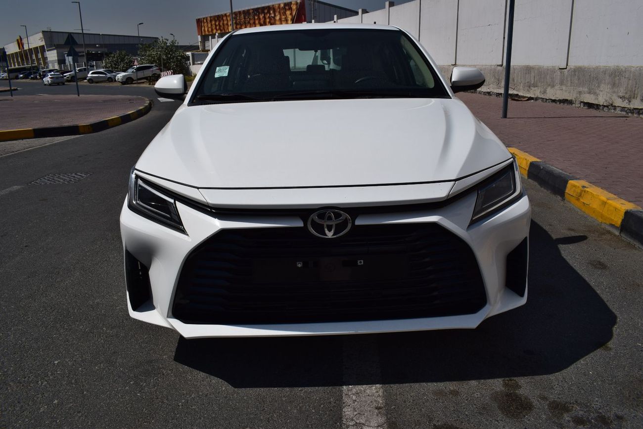 تويوتا يارس 1.5L E