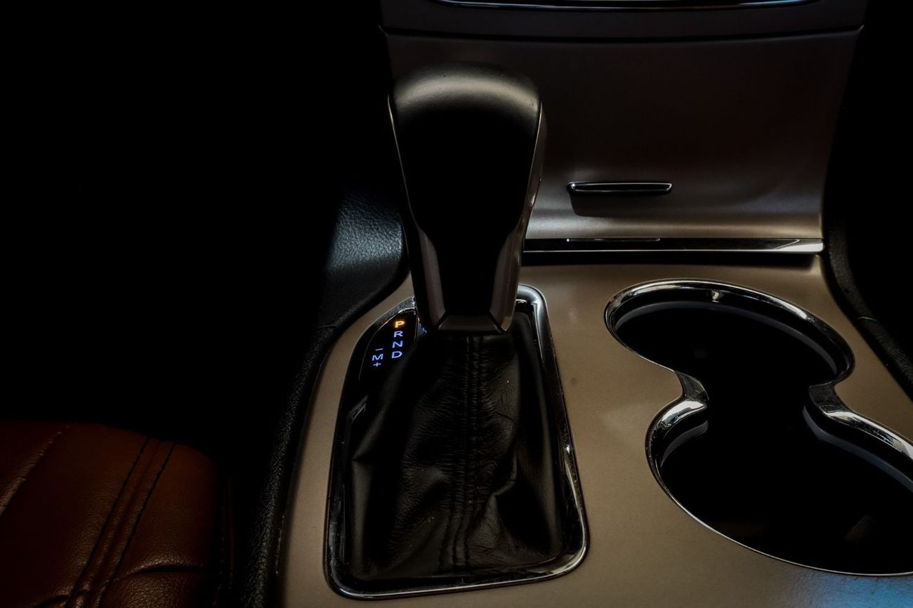 جيب جراند شيروكي Jeep Grand Cherokee Laredo 2017 GCC under Warranty with Flexible Down-Payment/ Flood Free.