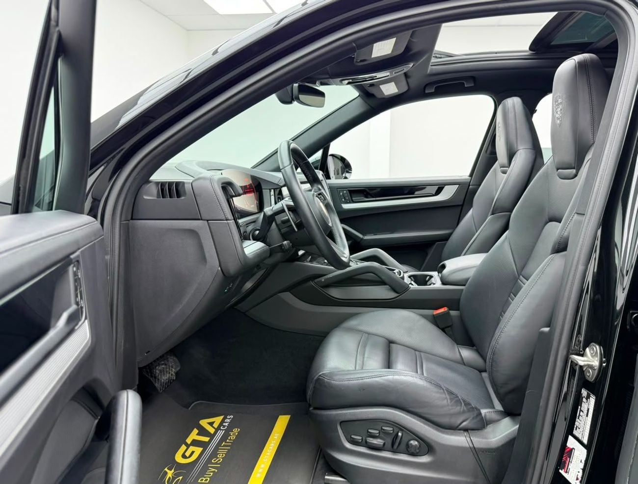 بورش كايان 2024 Porsche Cayenne, Warranty, Service History, Low Km, Excellent Condition, American