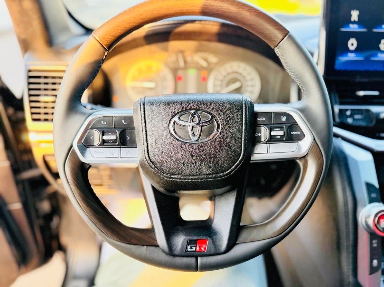 Toyota Land Cruiser GXR Toyota landcuriser V6 2017 upgrade inside & outside 2025 full option
